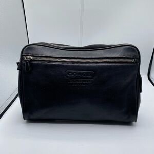 584coach unisex 1941 collection pouch black leather zip top #5086 Preowned